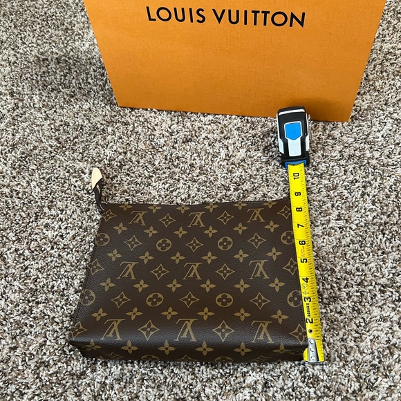 Louis Vuitton toiletry 26 *SOLD - Picture 6 of 15